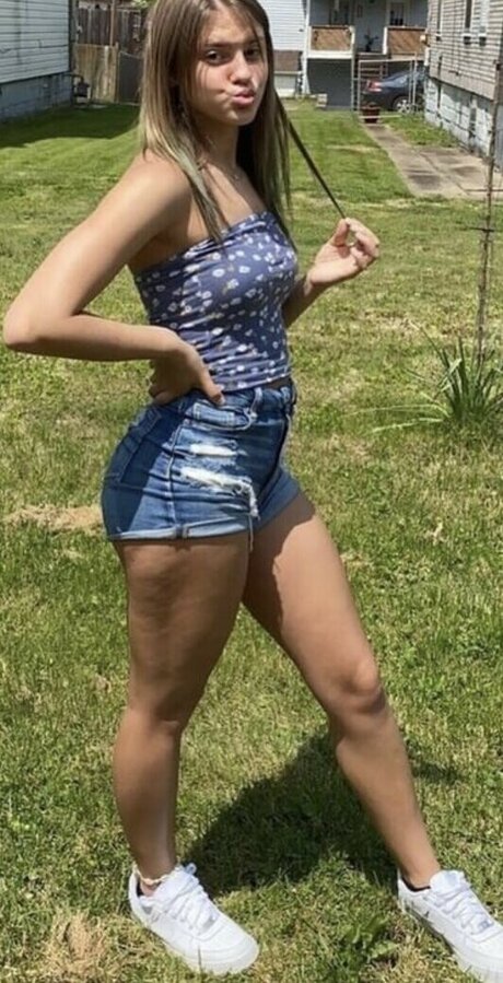 Kalia Hundley star top picture