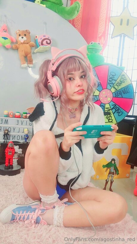 Agostinha Red art actress pics