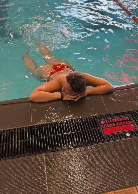 hairy legs onlyfans porn photo