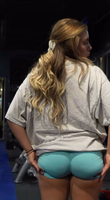 Emily Mangler high quality actress picture