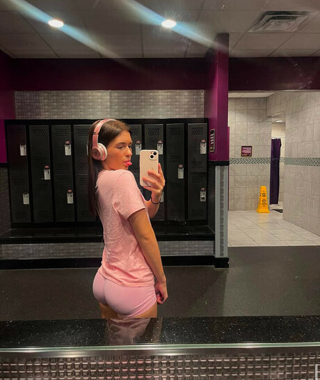 Raegan Owens pornstar top photos