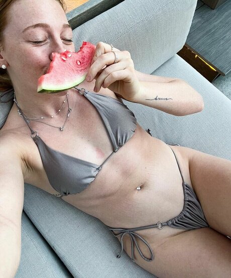 Molly Carlson nude star img