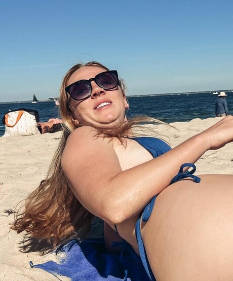 Molly Carlson sex model photo