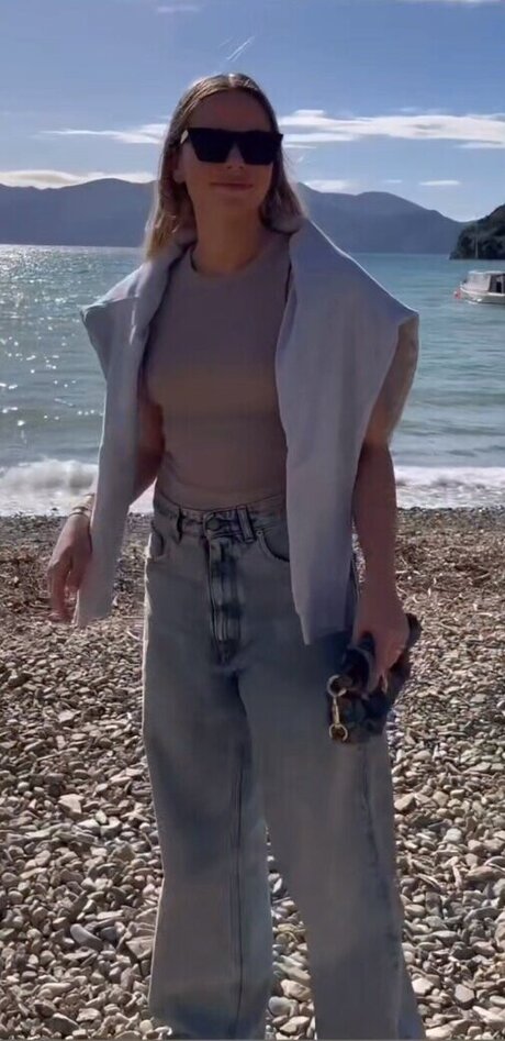 Cheyenne Pahde exclusive star photos