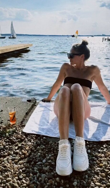 Cheyenne Pahde nude pornstar pics