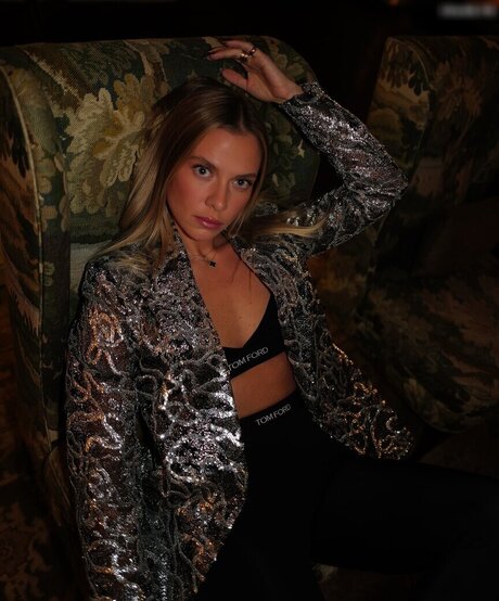 Cheyenne Pahde top star gallery