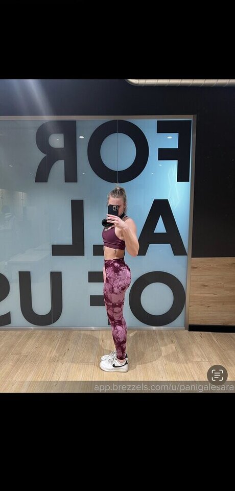 sara chrt panigalesara beautiful model pic