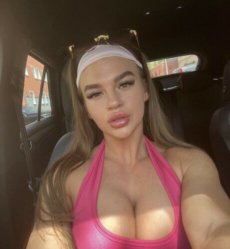 Sarah Slavotinek hd actress pictures