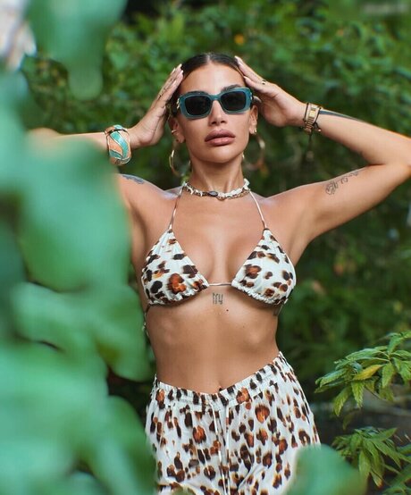 I rem Derici free actress images