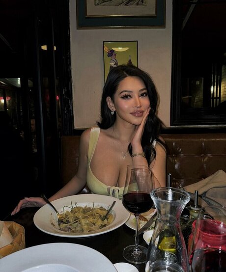 floralydo hot star pic