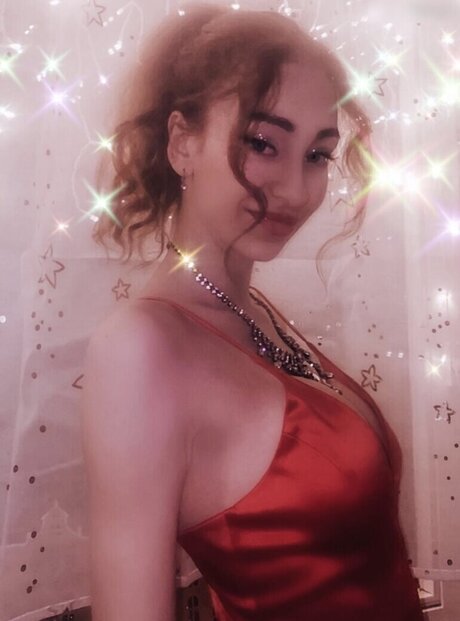 Amira Wirth star art img