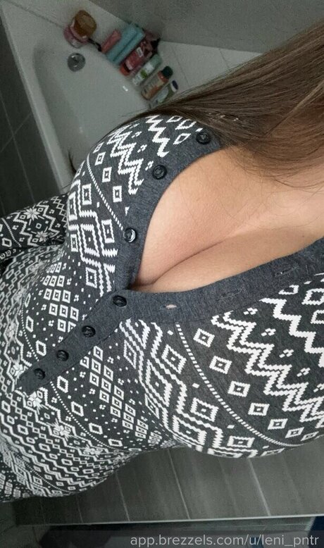 Leni pntr star top image