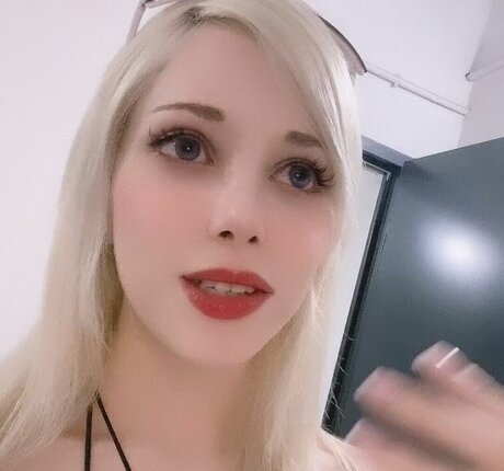 Marina Seren model pornographic image