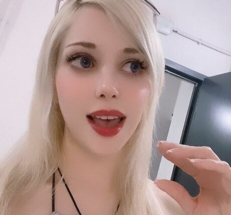 Marina Seren erotic actress pic