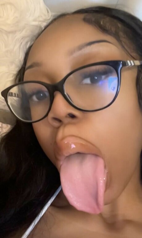 prettypetitepricey star naked galleries