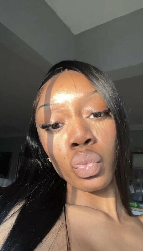 prettypetitepricey sex model images