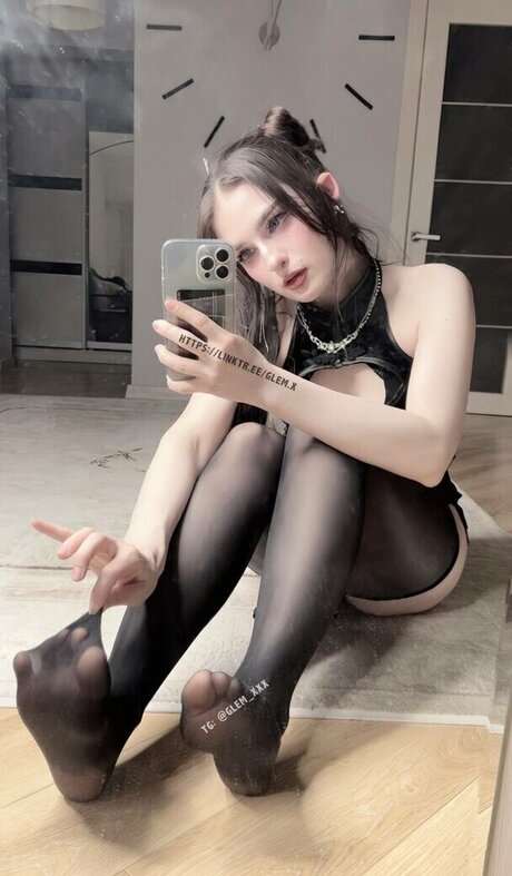 glemfeetx pretty actress gallery