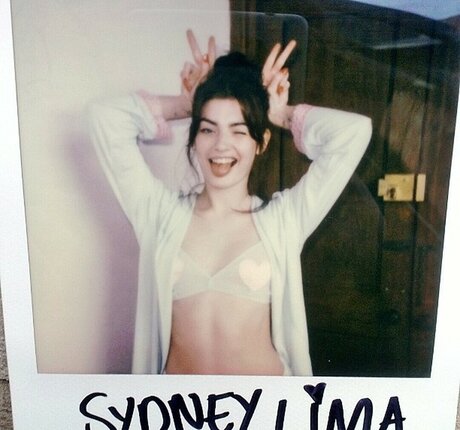 Sydney Lima star hot photo