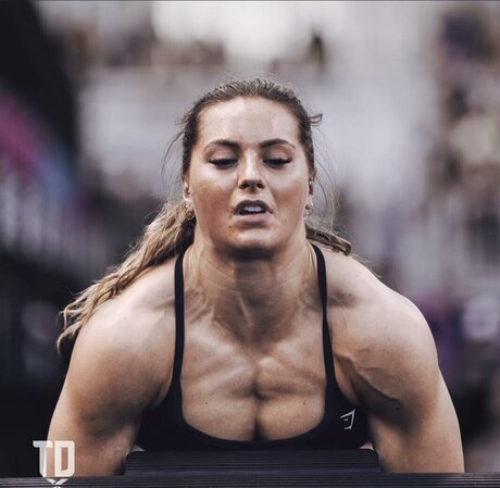 Aimee Cringle star hot galleries