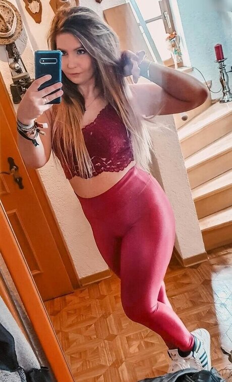 hairy pregnant onlyfans hot nude image