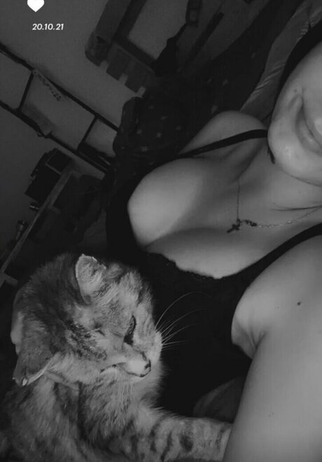 Kira Julie free model photo