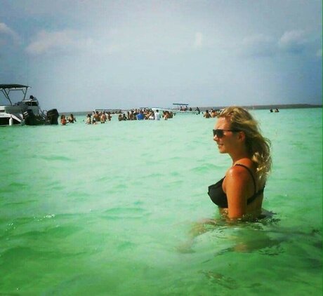 licking pussy onlyfans adult image