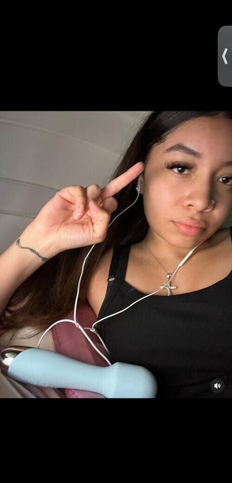 Mayabuckets model best photo