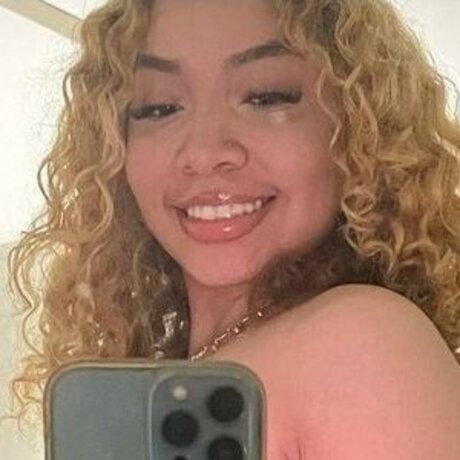 Mayabuckets hot actress img