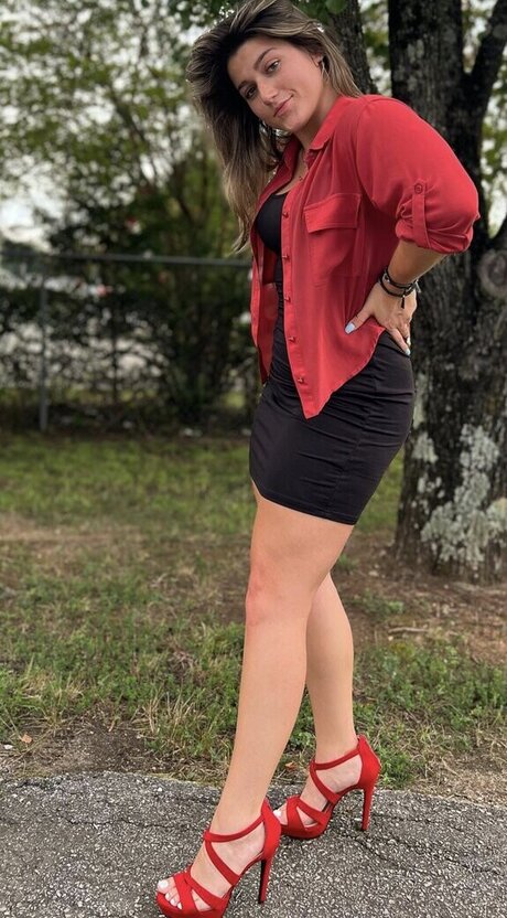 Short Mcnugget model porn gallery