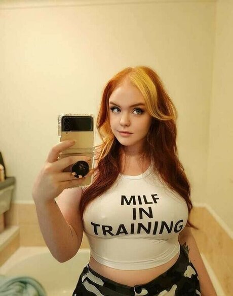 Elizabethdangerx model xxx picture