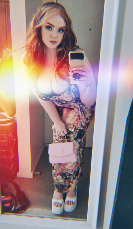 Elizabethdangerx erotic pornstar pic