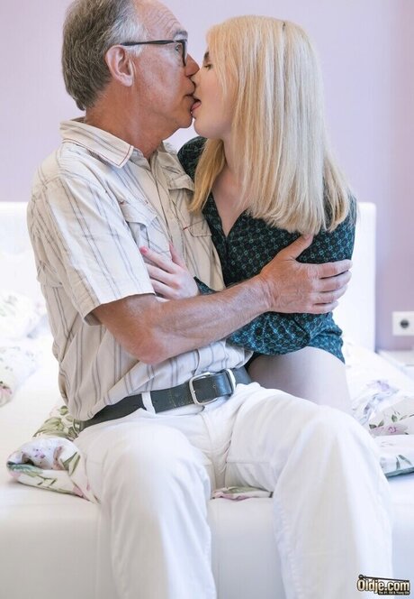 hottest milf onlyfans free sexy picture