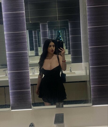 ashleyarambulaa model pretty pic