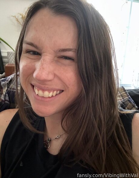 VibingWithVal nice actress pic