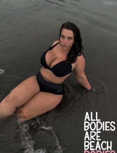 Lara Marie v__ star art photos