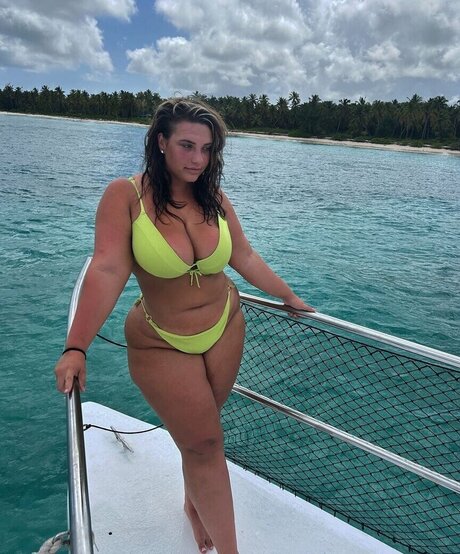 Lara Marie v__ star erotic photo