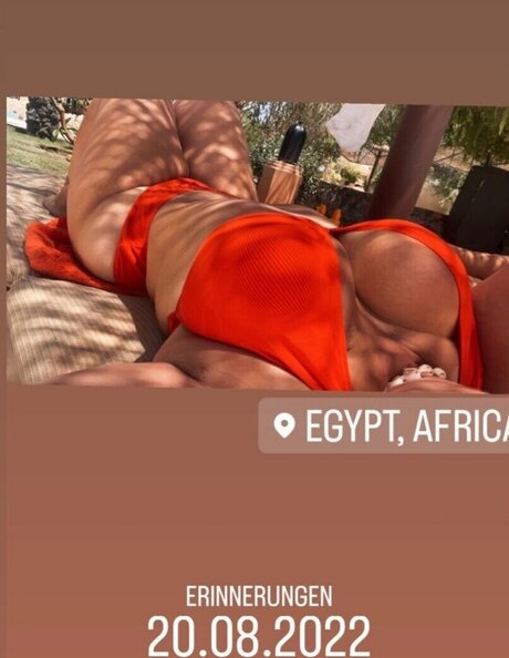 Lara Marie v__ star art archive