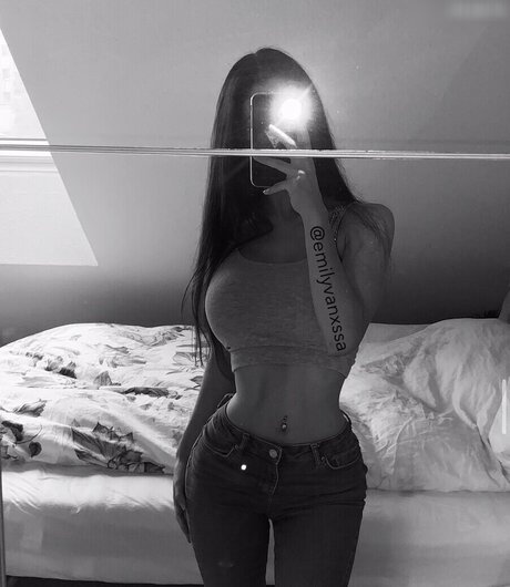 emilyvanxssa pornstar exclusive photos