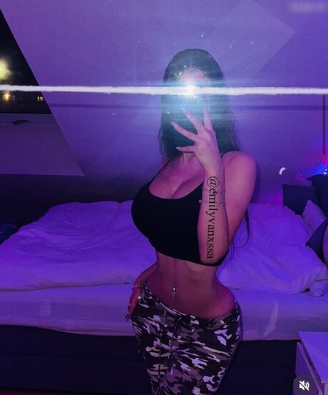 emilyvanxssa pornographic model images