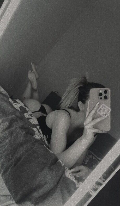 Mausistern sexy actress photos