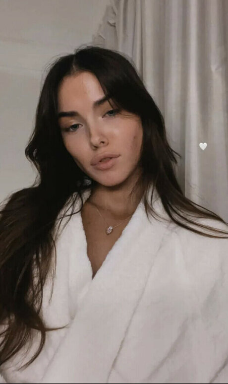 Clarissa Bea beautiful star photos