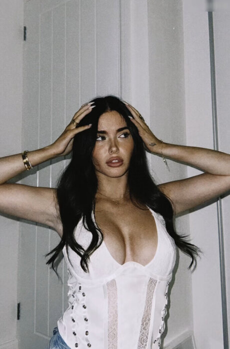 Clarissa Bea nude star archive