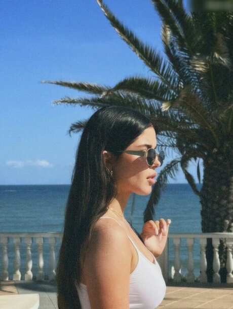 Clarissa Bea pornstar hd gallery