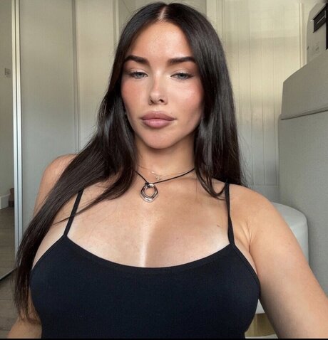 Clarissa Bea pretty actress gallery