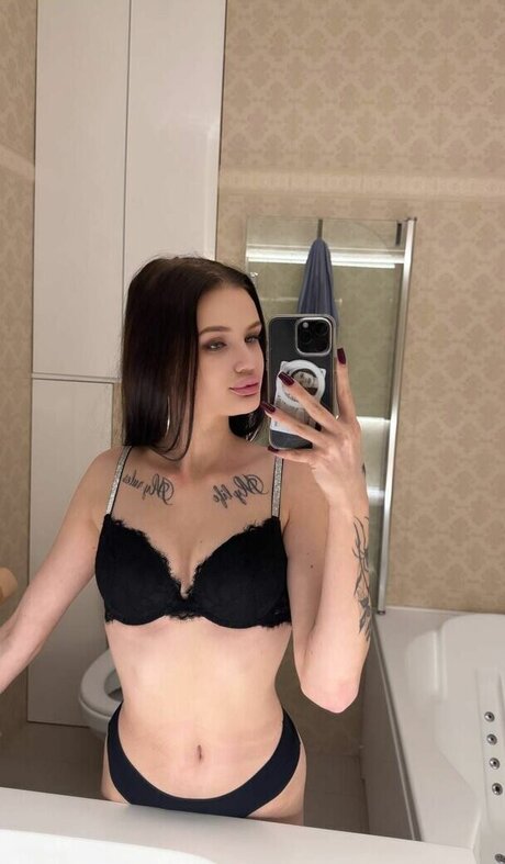 vilove69 model pretty picture