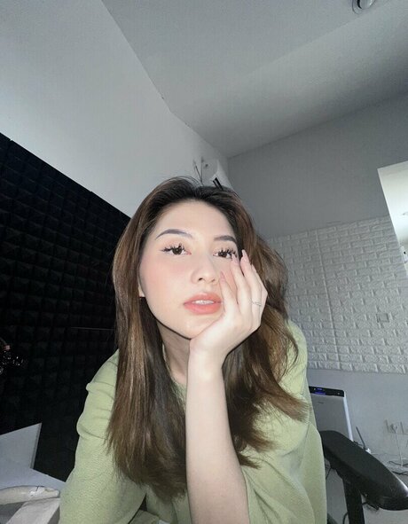 Swansage pornstar pretty picture