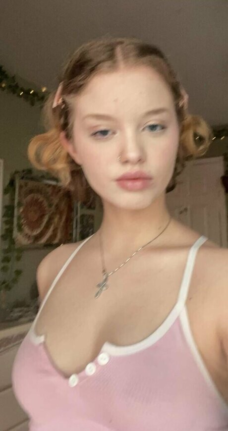 Gina Lynn pretty model img