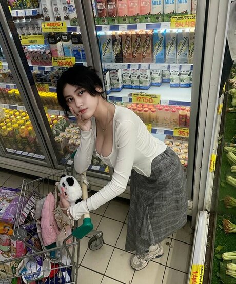 ejahazel model nude gallery