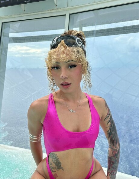 Lizziefreakz free actress photo