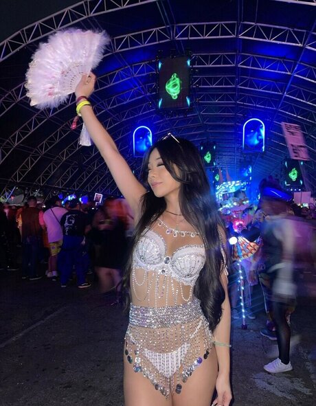 Eden Luong model top pics